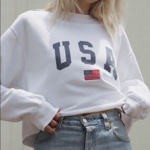 Brandy Melville USA Cropped Sweatshirt (white)